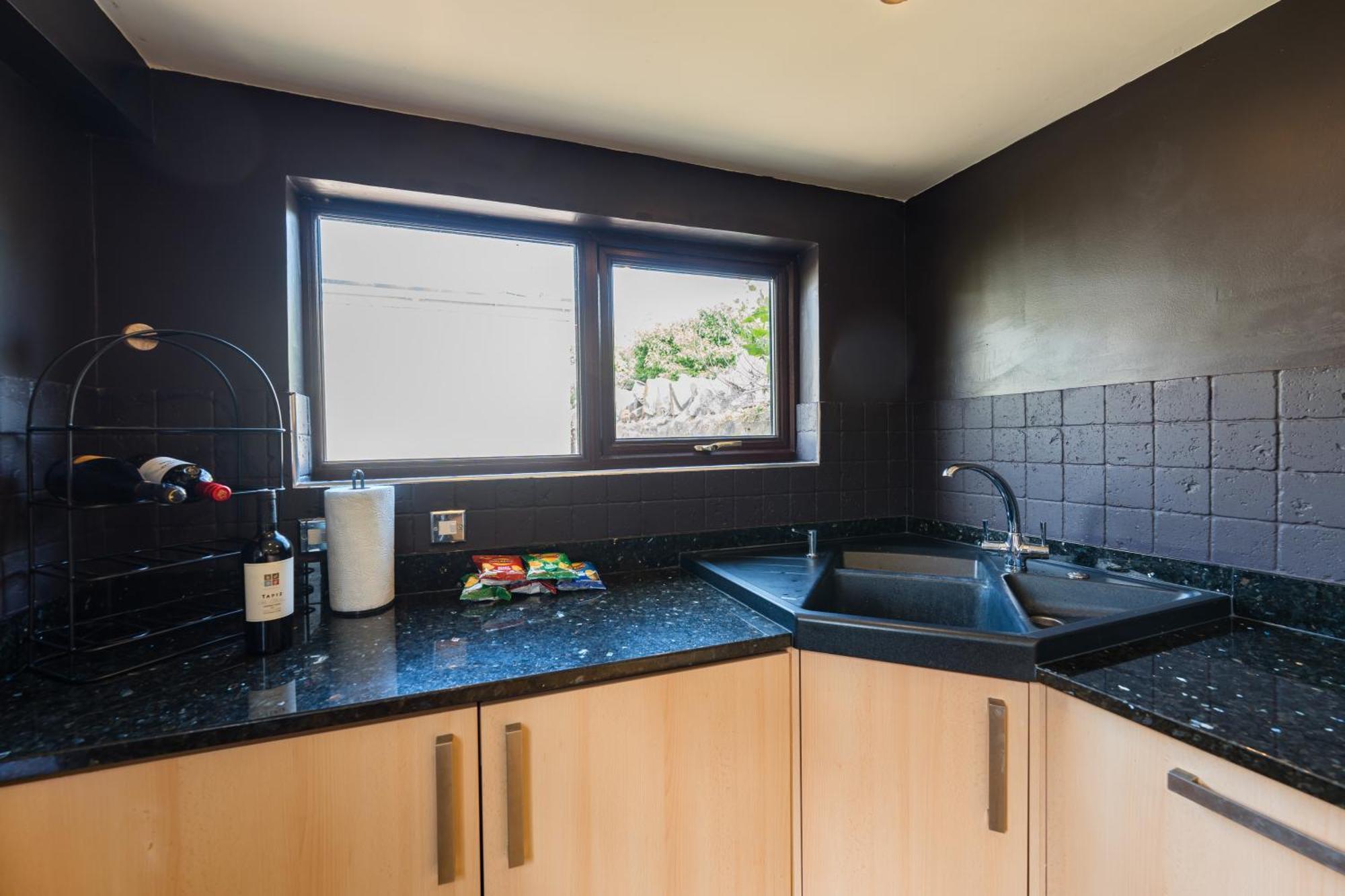 City Retreat, Spacious 4 Bed House, Games Room, Parking, Hot Tub & Bbq Cardiff Exterior foto