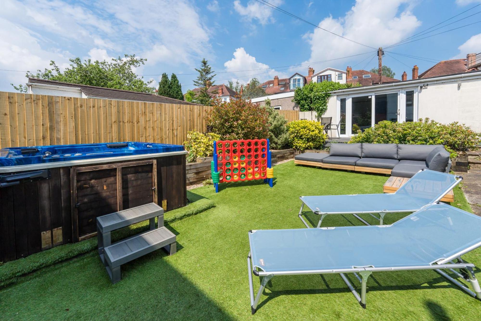 City Retreat, Spacious 4 Bed House, Games Room, Parking, Hot Tub & Bbq Cardiff Exterior foto