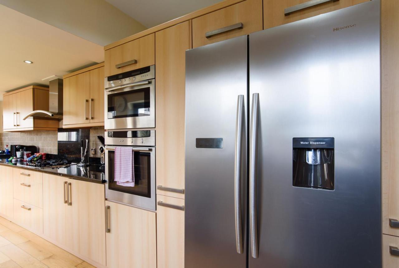 City Retreat, Spacious 4 Bed House, Games Room, Parking, Hot Tub & Bbq Cardiff Exterior foto
